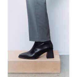 Stiefelette Hedda Black Leder