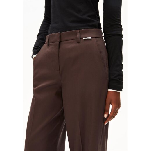 LEANDRAA PANT claystone