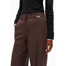 LEANDRAA PANT claystone